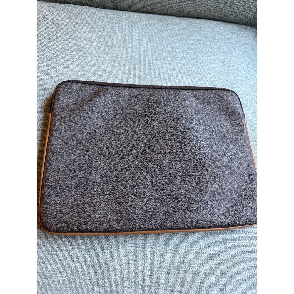 MICHAEL KORS Signature Jet Set Travel Large Laptop Case Brown Multi - Picture 6 of 12